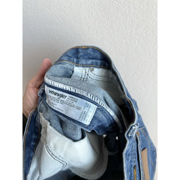 Wrangler Denim High Rise Shorts Women’s Size 33 Med Wash Raw Hem Rodeo Western - Picture 9 of 9